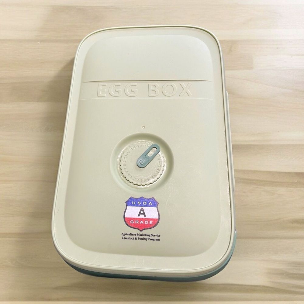 Vintage USDA Egg Box Refrigerator Storage Container w Pull Out Tray